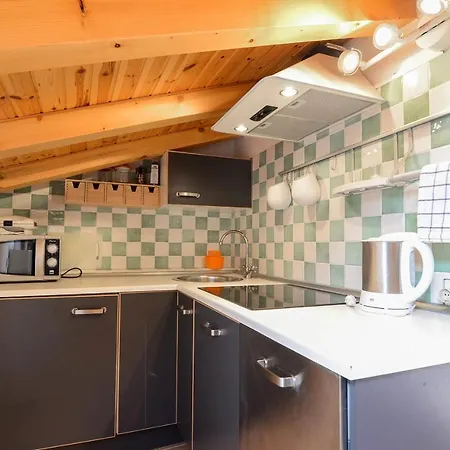 Sleeps 4 Air Con Wifi *