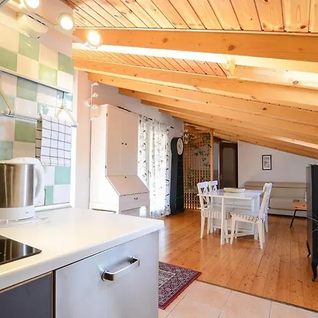 Sleeps 4 Air Con Wifi Vila Bellagio