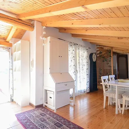 Sleeps 4 Air Con Wifi Vila